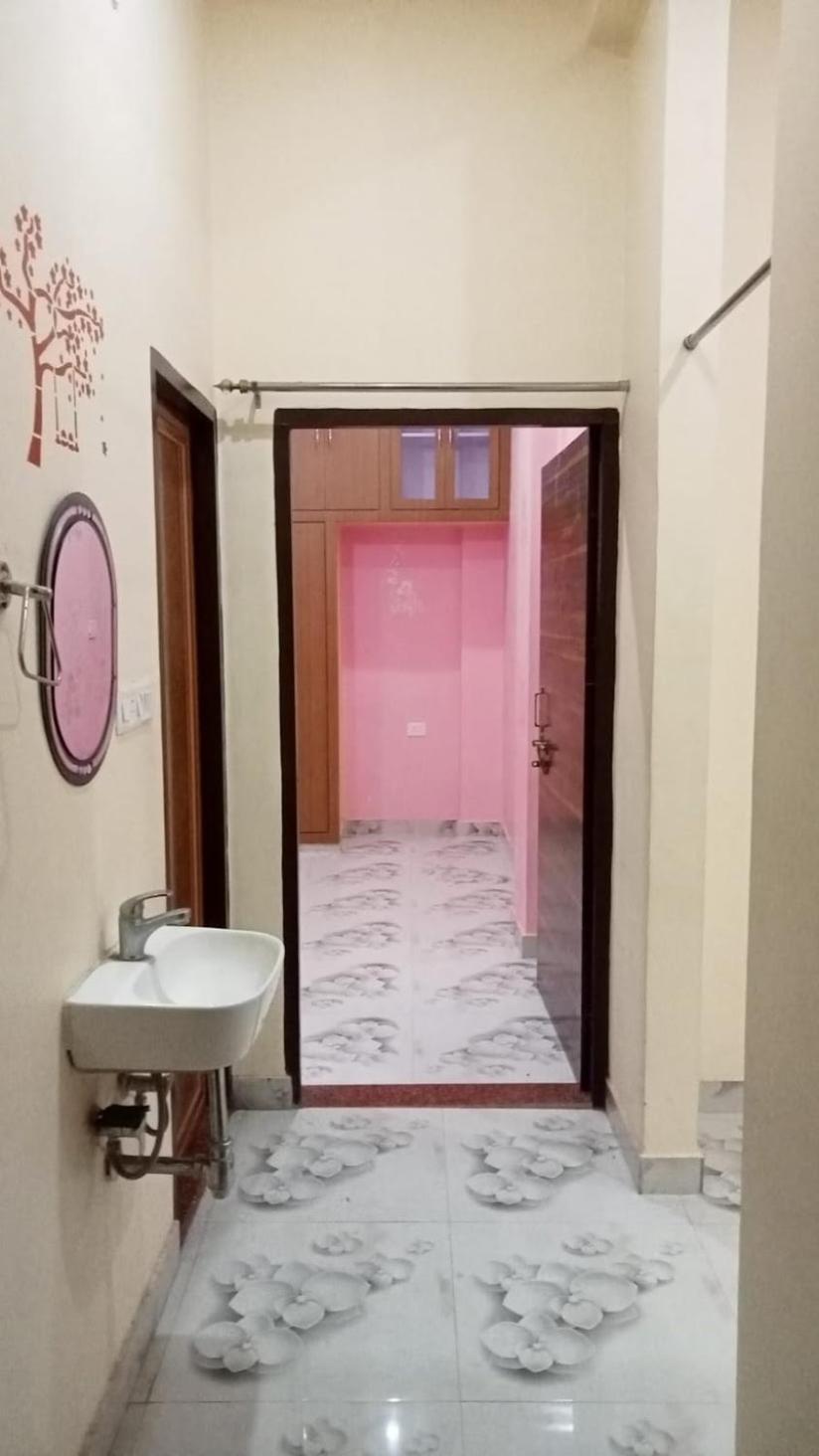 Krishna Kunj Guest house *